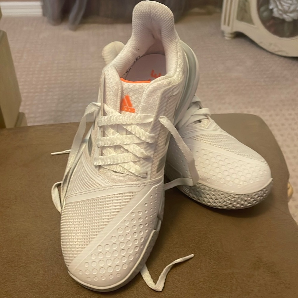 Ladies adidas CourtJam tennis court shoes .size 7